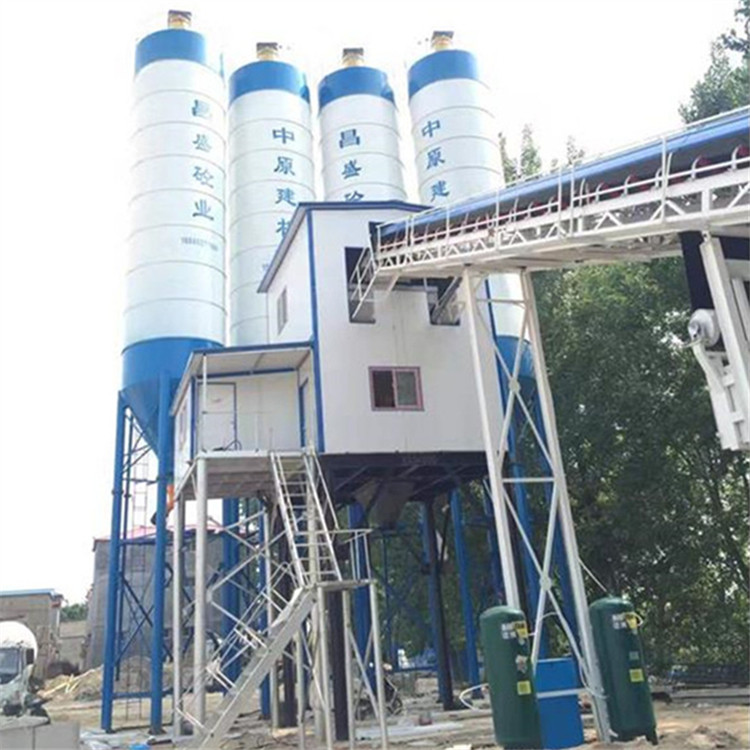 購買混凝土攪拌站設(shè)備需要注意些什么呢?