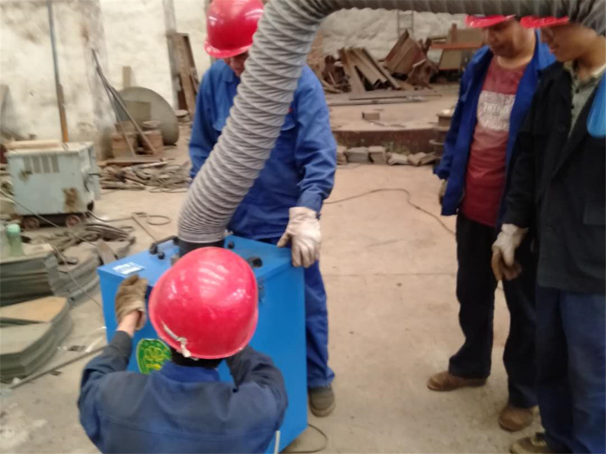 中原機器積極組織員工開展環(huán)保設(shè)備使用、保養(yǎng)知識培訓