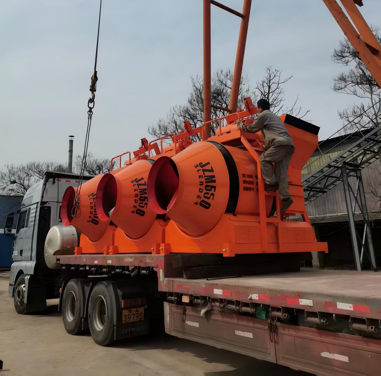 3臺(tái)JZM550混凝土攪拌機(jī)發(fā)往甘肅